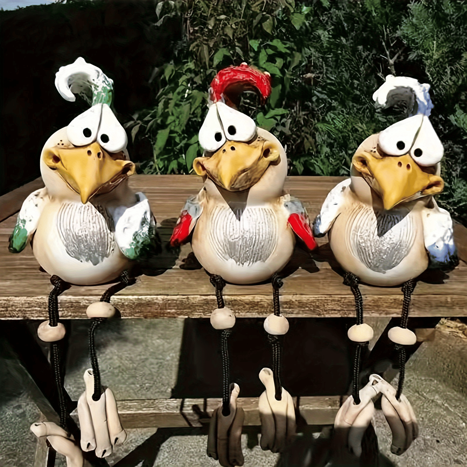 3 Pcs Funny Chicken Fence Decor Statues, Fun Design, Resin Made with Waterproof Function, Ideal as Kids' Gifts, Also Perfect for Yard, Garden & Balcon
